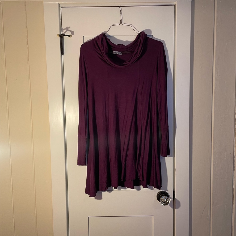 Vine Street cowl neck tunic. Size large